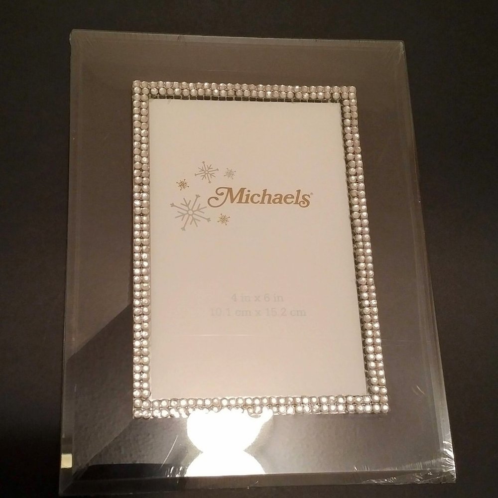 NWT Glass & Crystals Picture Frame, 4" x 6"